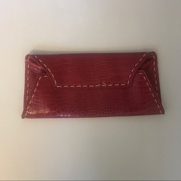 Gaya clutch in fuchsia - Picture 8 of 10